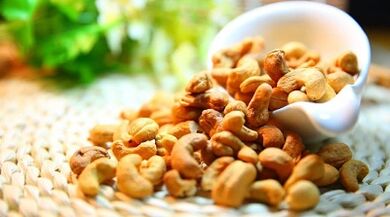 cashews to improve the power of men