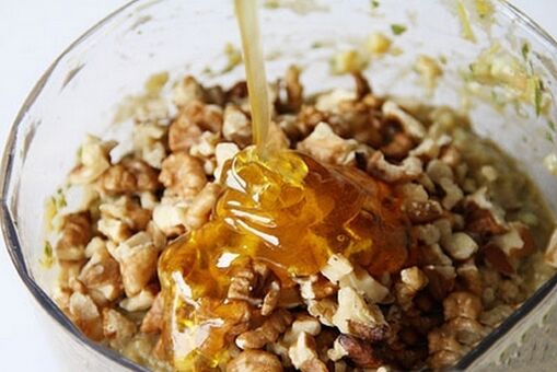 Nuts with honey will help quickly normalize erections